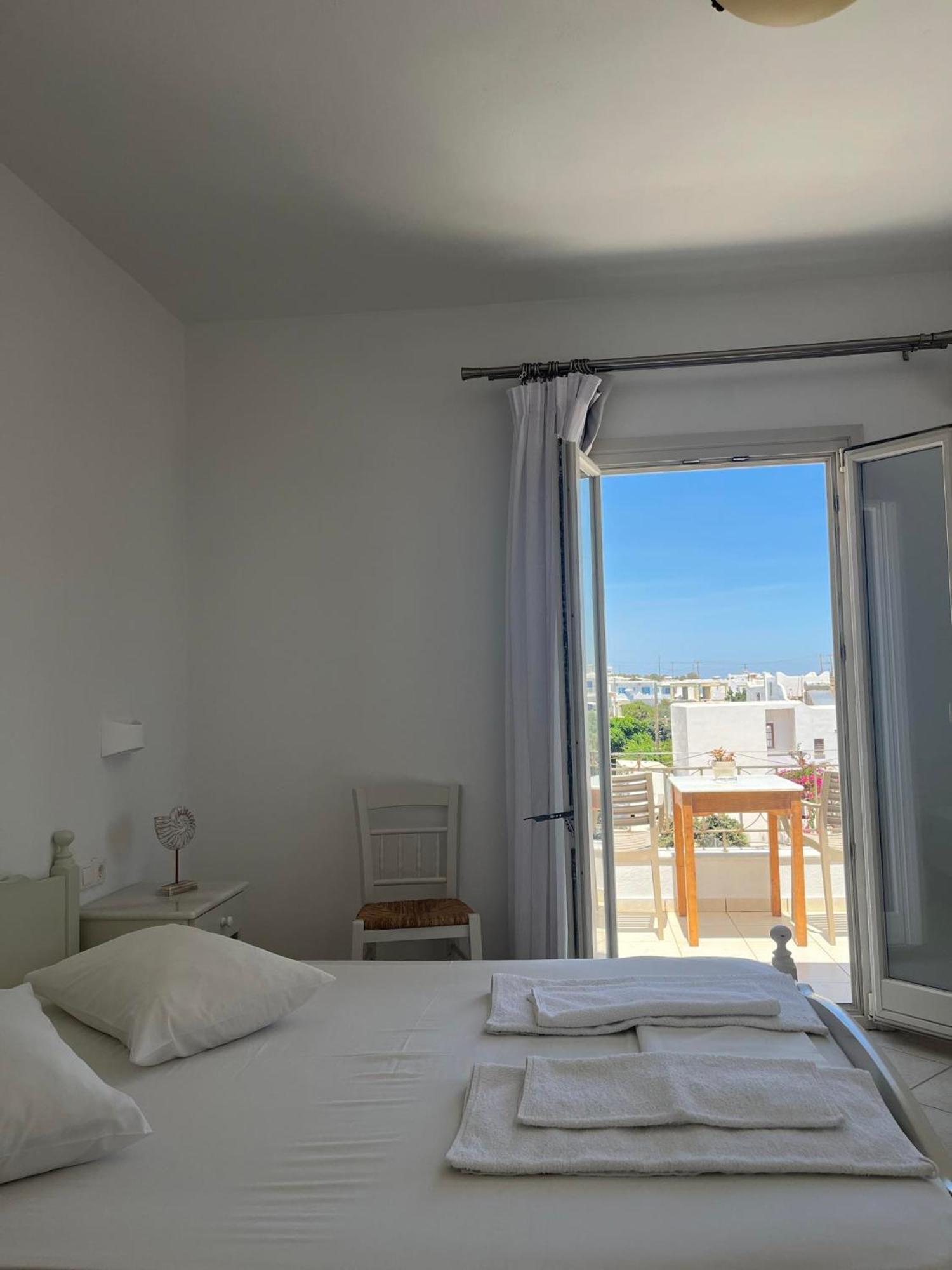 Aegeo Inn Apartments Antiparos Exterior photo
